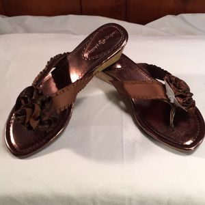 Lindsay Phillips Flipflop sandals. Size 6. Bronze.